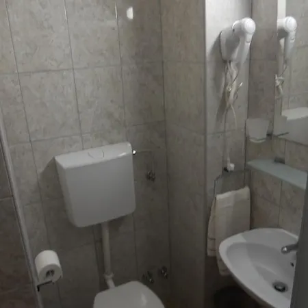 Grand Hertz בית הארחה בלגרד