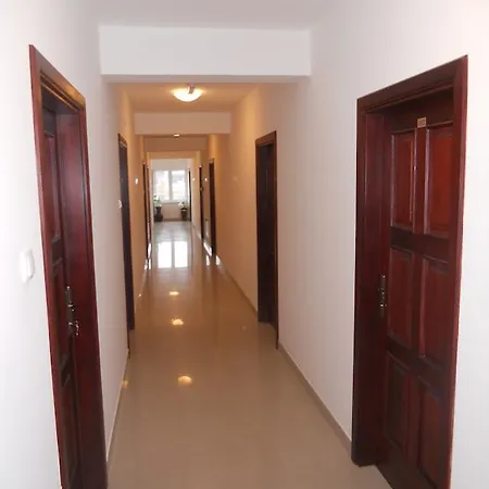 Grand Hertz Πανσιόν *