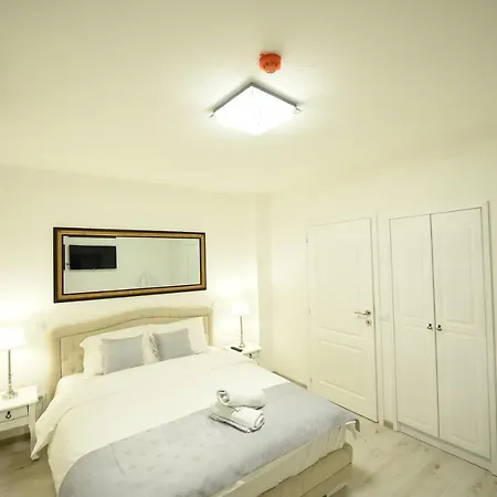 Grand Hertz בית הארחה