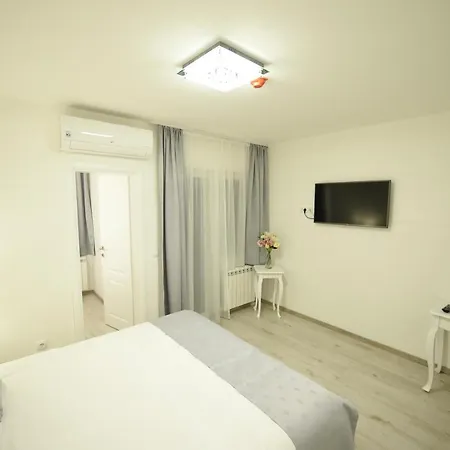 בית הארחה Grand Hertz בלגרד