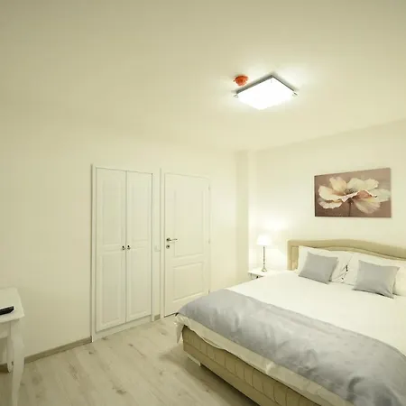 Grand Hertz Guest house